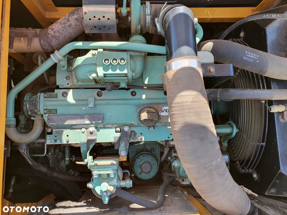 Volvo EC140B LC - 12