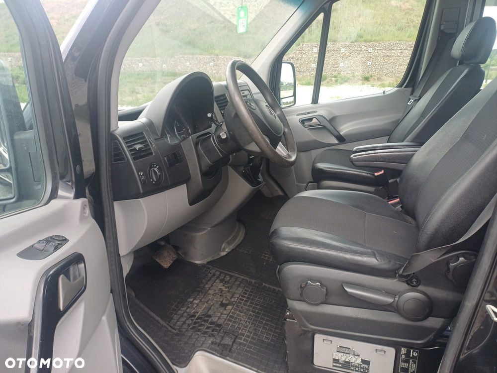 Mercedes-Benz Sprinter - 11