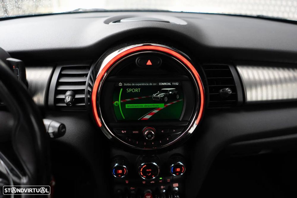 MINI 5 Portas Cooper D Auto - 26