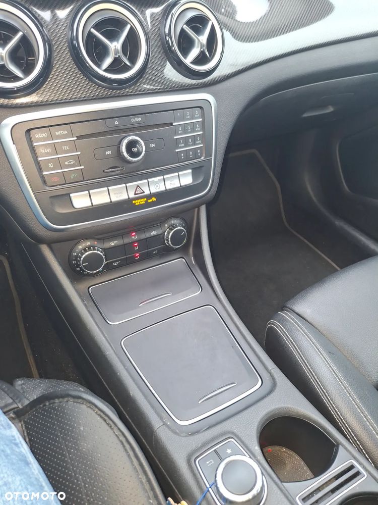 Mercedes-Benz GLA 200 7G-DCT - 9