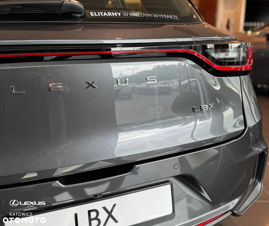 Lexus LBX 1.5 Hybrid - 2