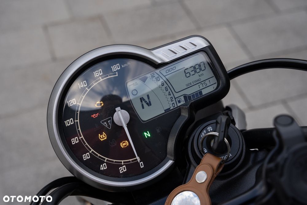 Triumph Speed Twin - 14