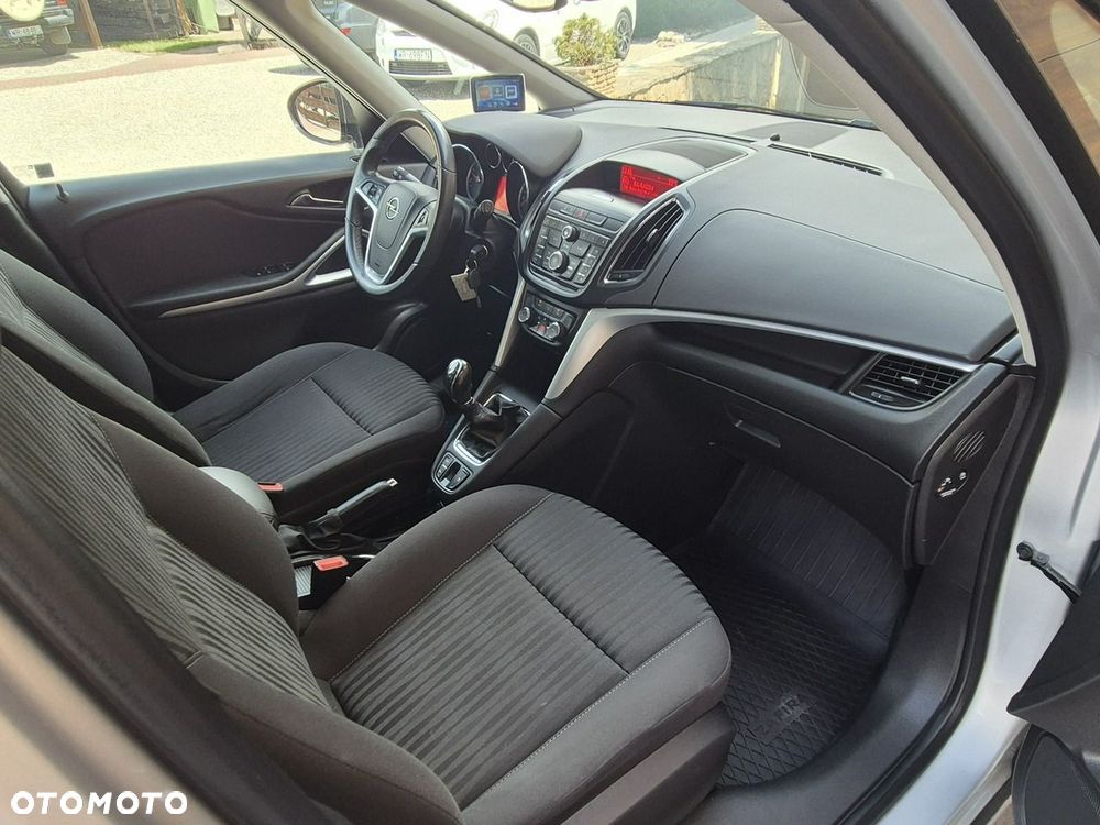 Opel Zafira - 9