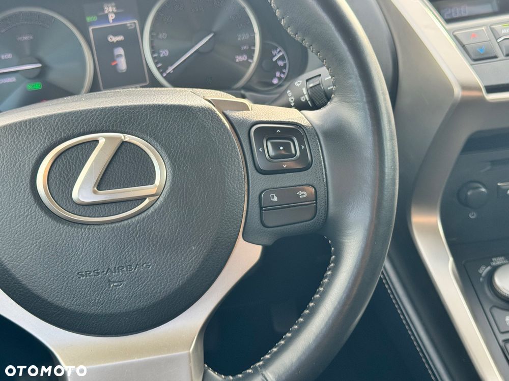 Lexus NX 300h Elite 2WD - 30