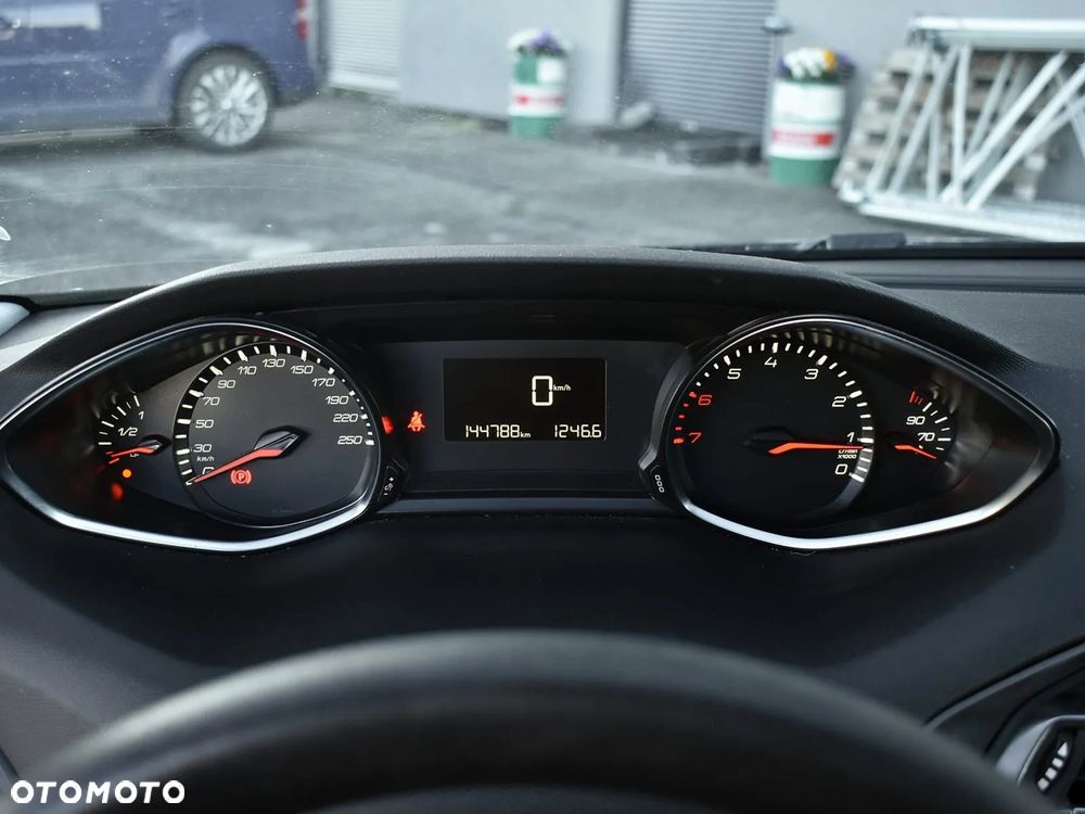 Peugeot 308 1.2 VTi/PureTech Access - 11