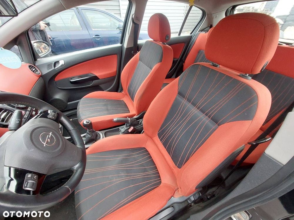 FOTELE KOMPLET LEWY PRAWY KANAPA TYŁ + BOCZKI OPEL CORSA D 5D - 3