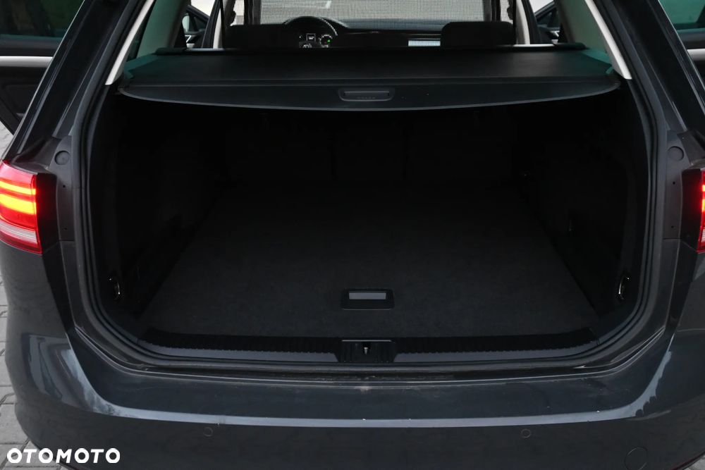 Volkswagen Passat 2.0 TDI SCR DSG Elegance - 34