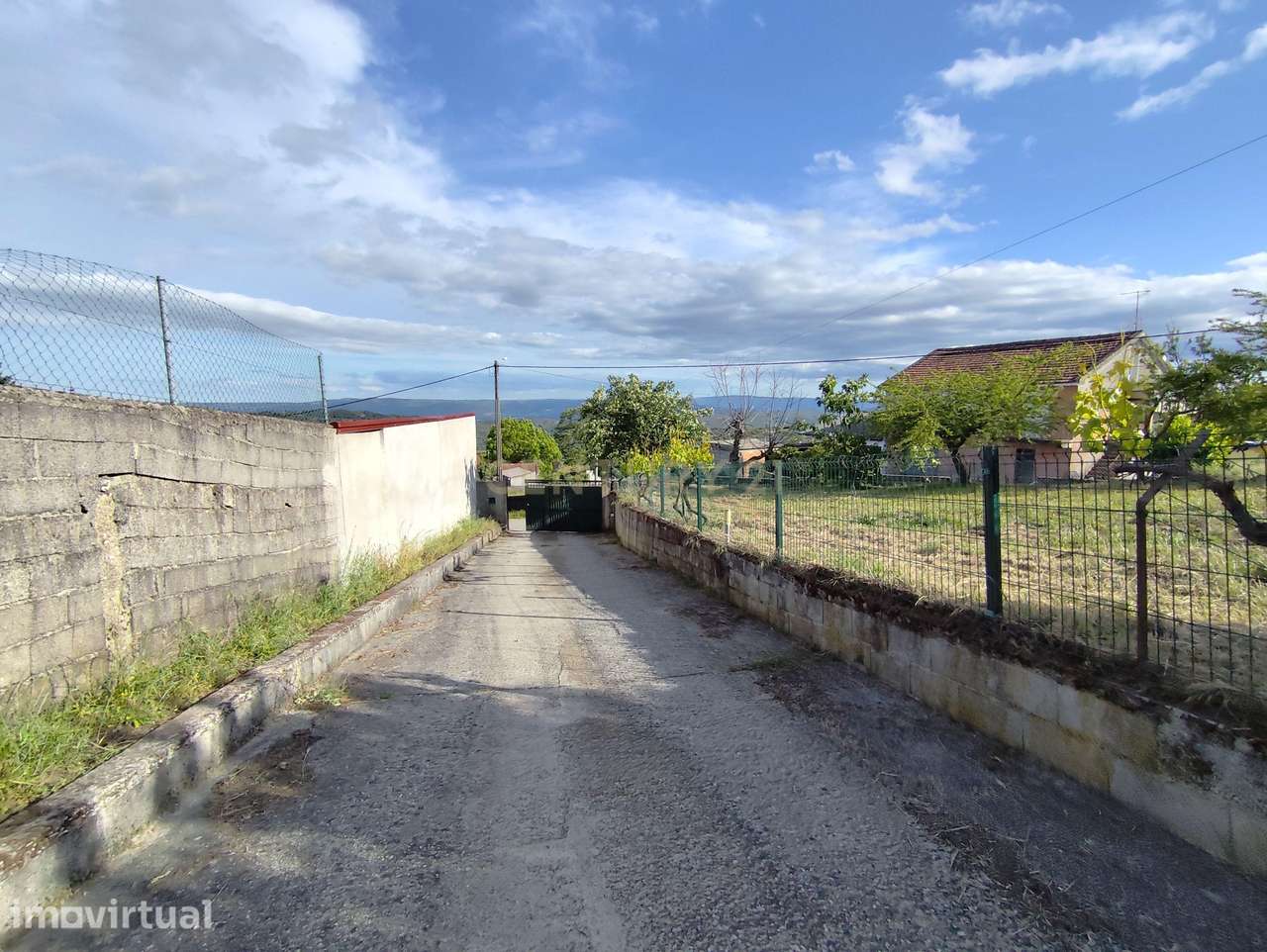 Moradia T3 com Armazém e Terreno Envolvente | A 14 km de Chaves - Grande imagem: 3/50