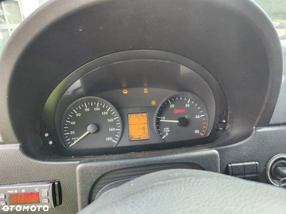 Mercedes-Benz Sprinter - 16