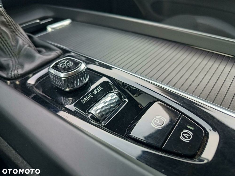 Volvo XC 60 T4 Momentum Pro - 14