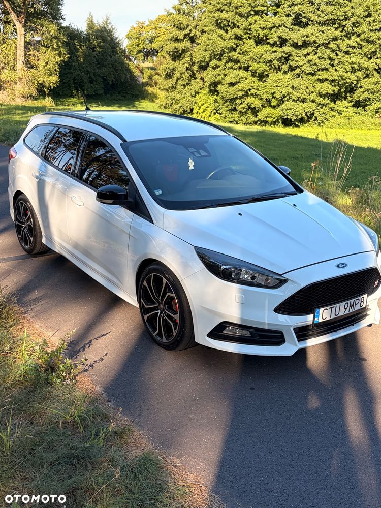 Ford Focus 2.0 EcoBoost ST-2 - 34