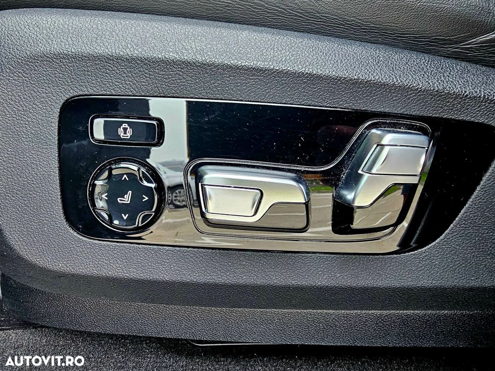 BMW X5 M M50i - 12