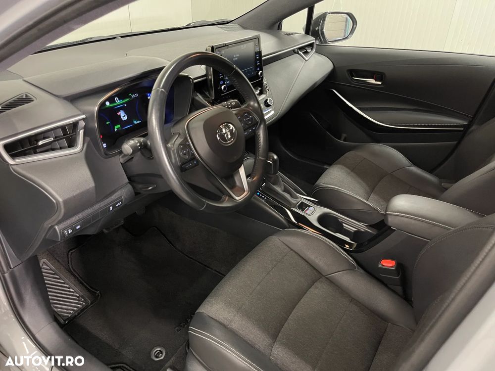 Toyota Corolla - 5