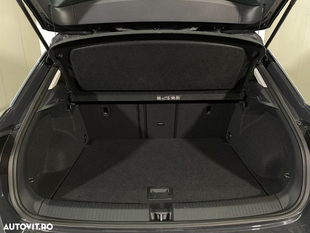 Volkswagen T-Roc 1.5 TSI Design - 13