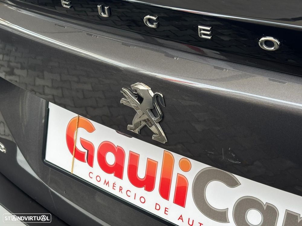 Peugeot 2008 1.2 PureTech Allure EAT8 - 13