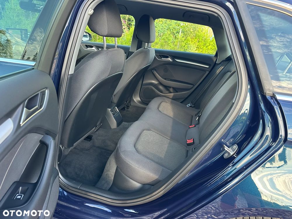 Audi A3 Sportback 2.0 TDI design - 28