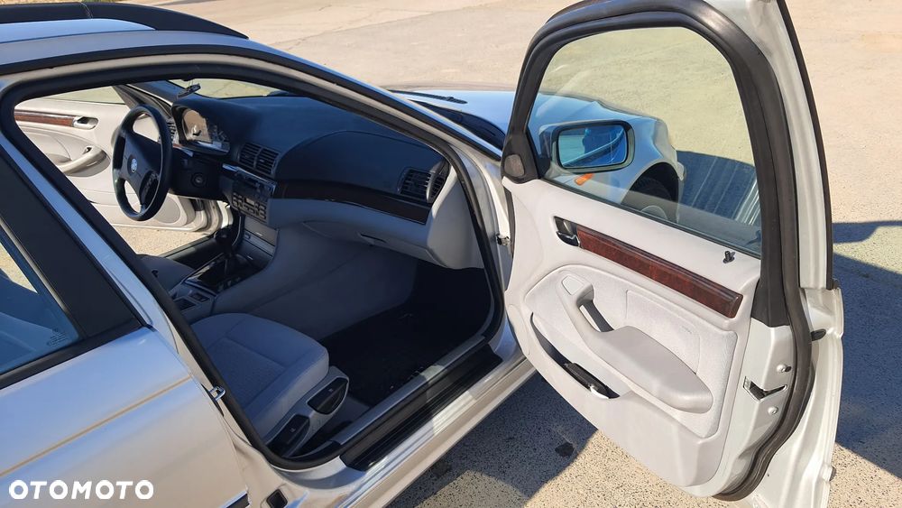 BMW Seria 3 318i - 14