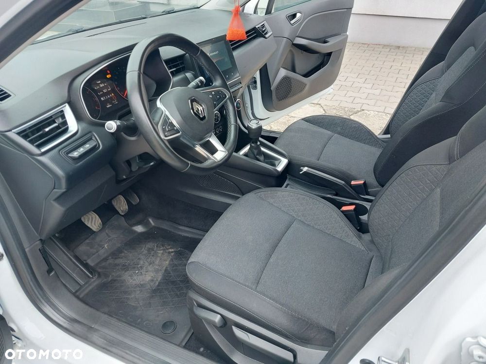 Renault Clio - 11