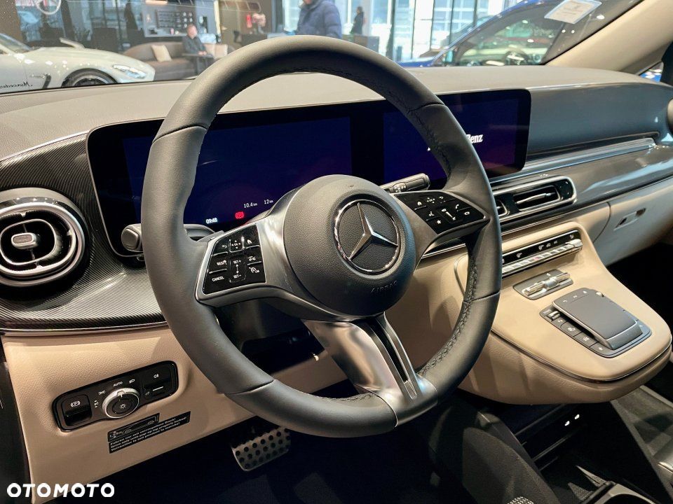 Mercedes-Benz Klasa V - 5