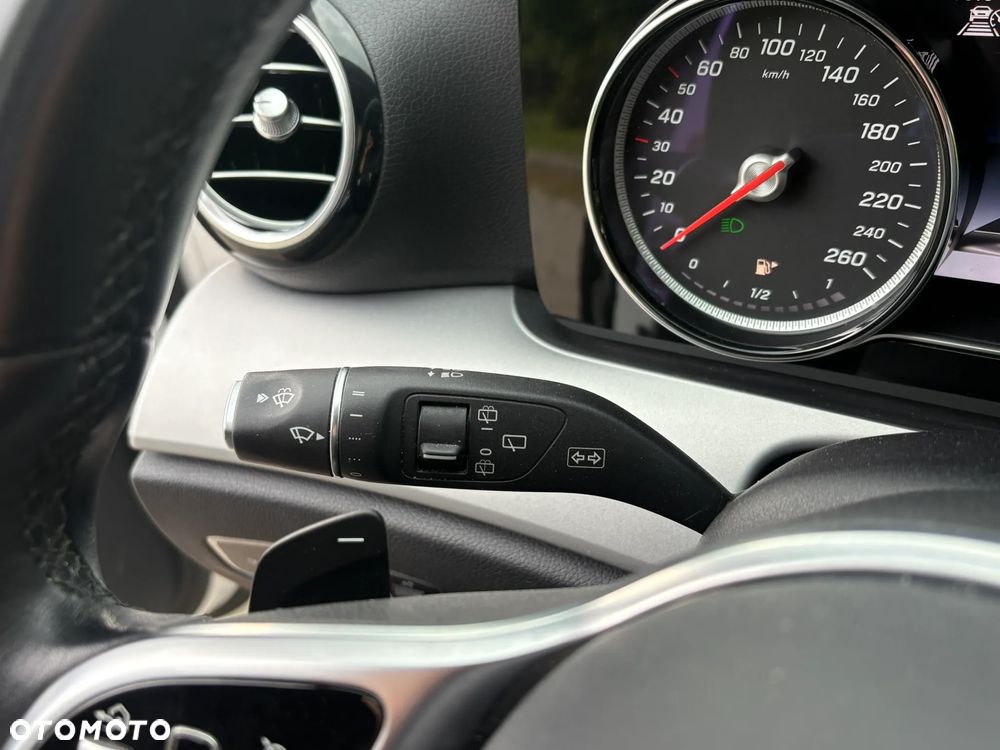 Mercedes-Benz Klasa E 300 de T 9G-TRONIC - 23