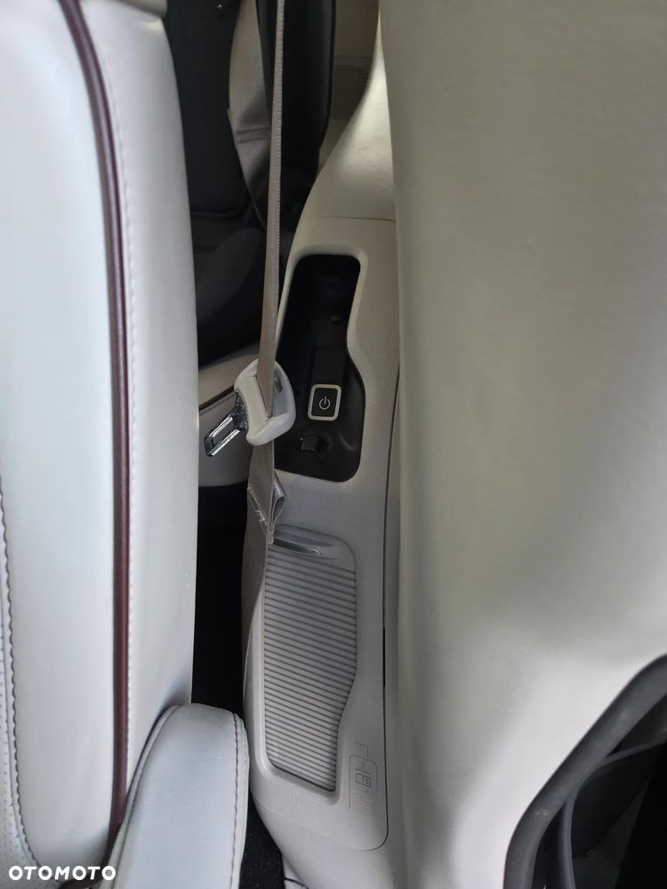 Chrysler Pacifica - 15