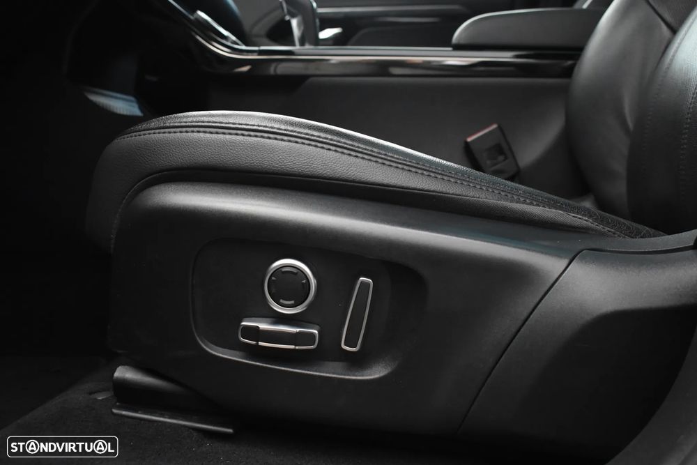 Land Rover Range Rover Evoque 1.5 P300e AWD R-Dynamic SE Auto - 29