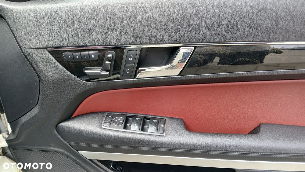 Mercedes-Benz Klasa E 250 CGI BlueEffICIENCY - 18
