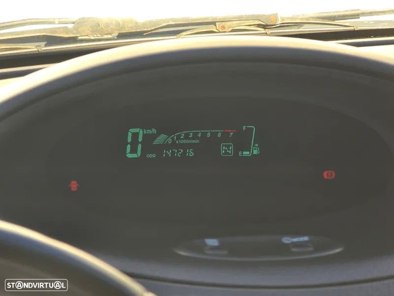 Toyota Yaris 1.0 Sol MMT AC - 19