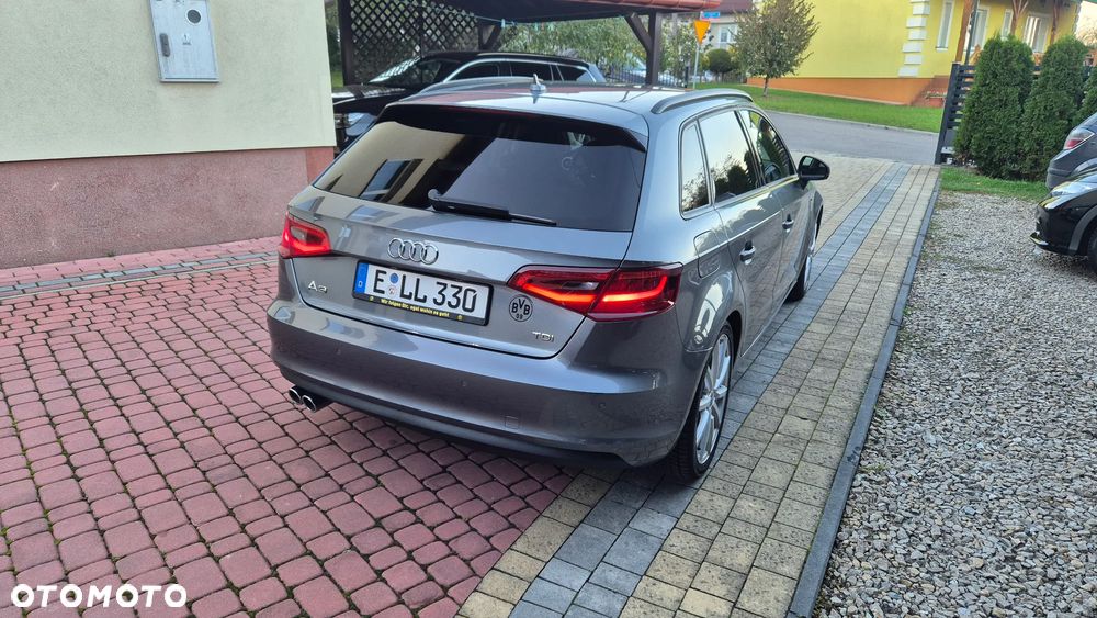 Audi A3 Sportback 2.0 TDI S line Sportpaket - 11