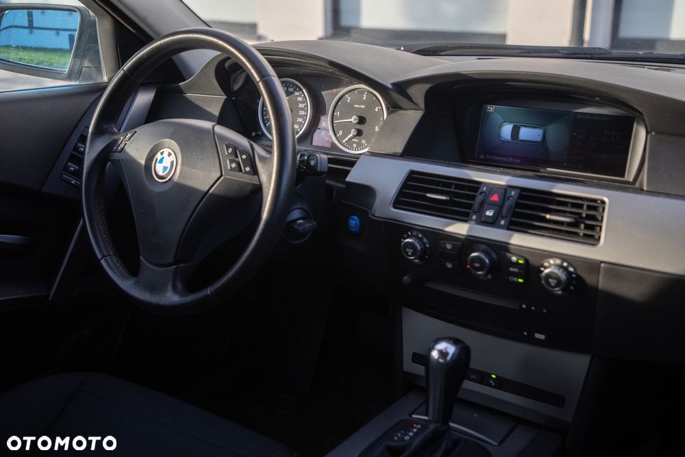 BMW Seria 5 525d - 17
