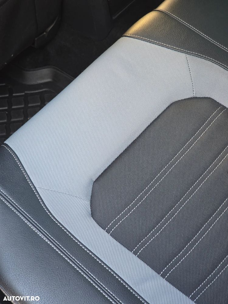 Volkswagen Jetta 2.0 TDI DSG Comfortline - 13