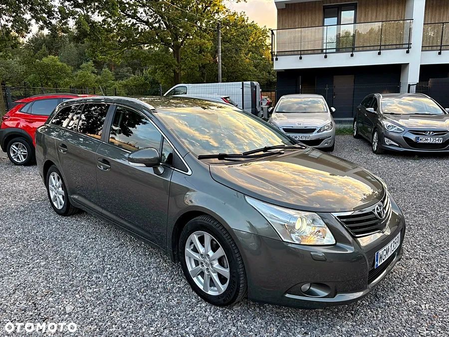 Toyota Avensis 2.0 D-4D Sol plus+NAVI - 1