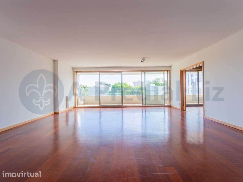 Apartamento T3+1 Duplex - À Rua da Venezuela - Grande imagem: 4/32
