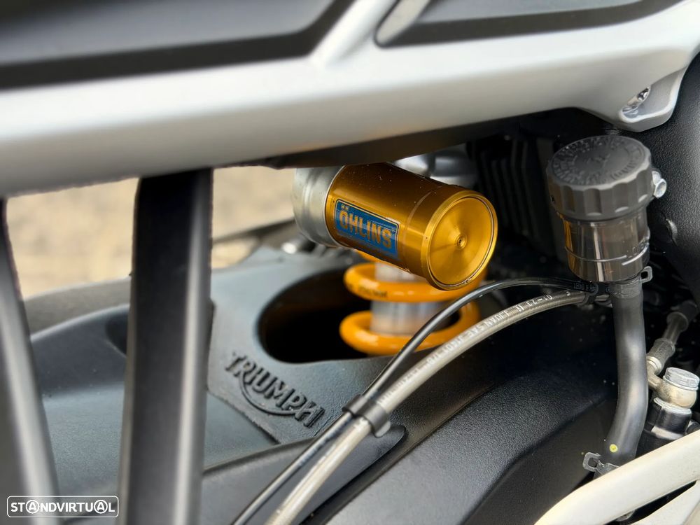 Triumph Street Triple 765 RS - 8