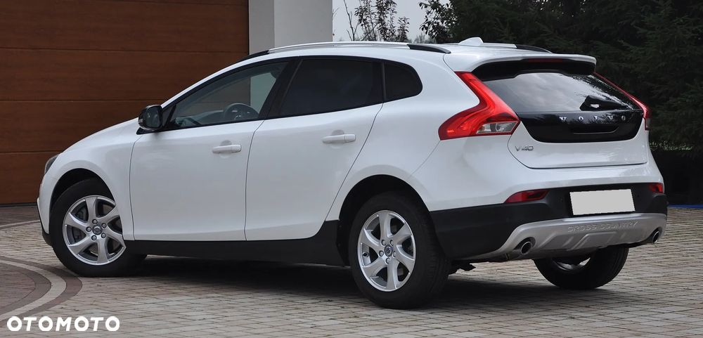 Volvo V40 Cross Country - 8