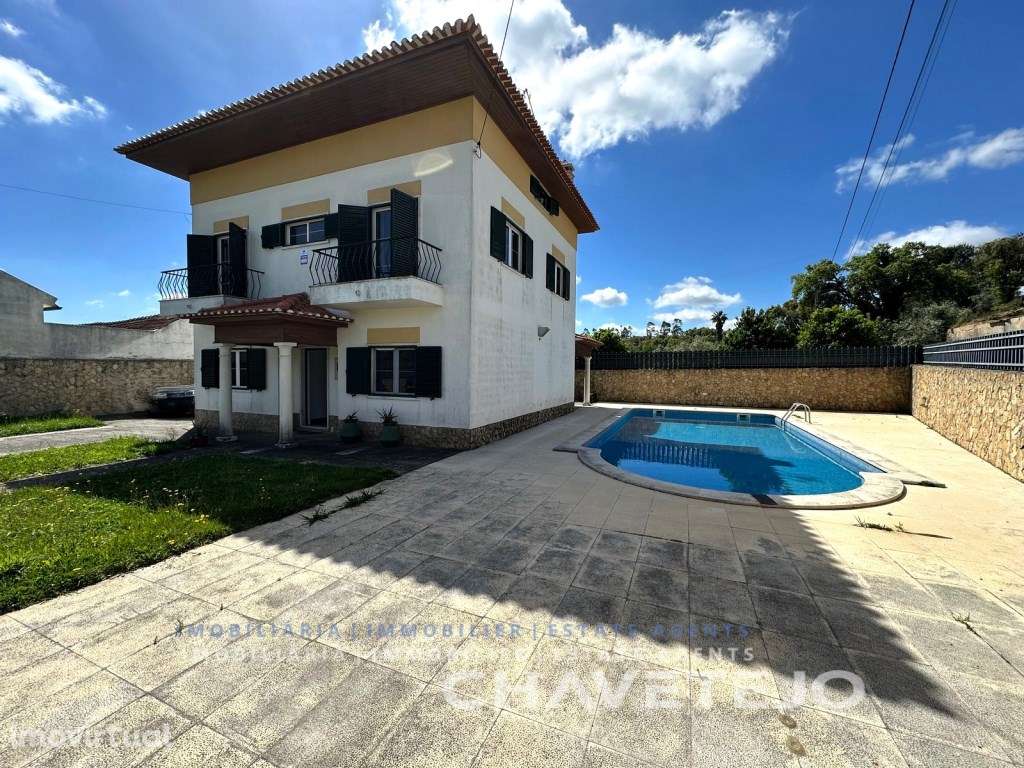 Moradia V4 com garagem e piscina a 7 km de Tomar e de praia fluvial... - Grande imagem: 3/42