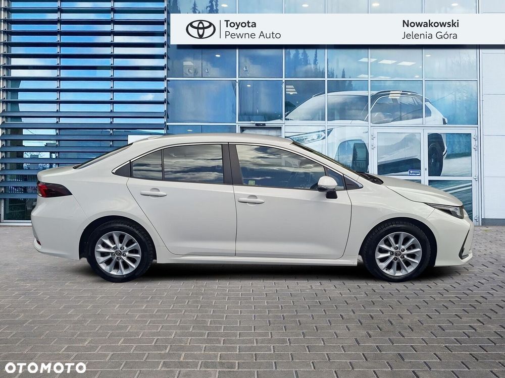 Toyota Corolla - 4