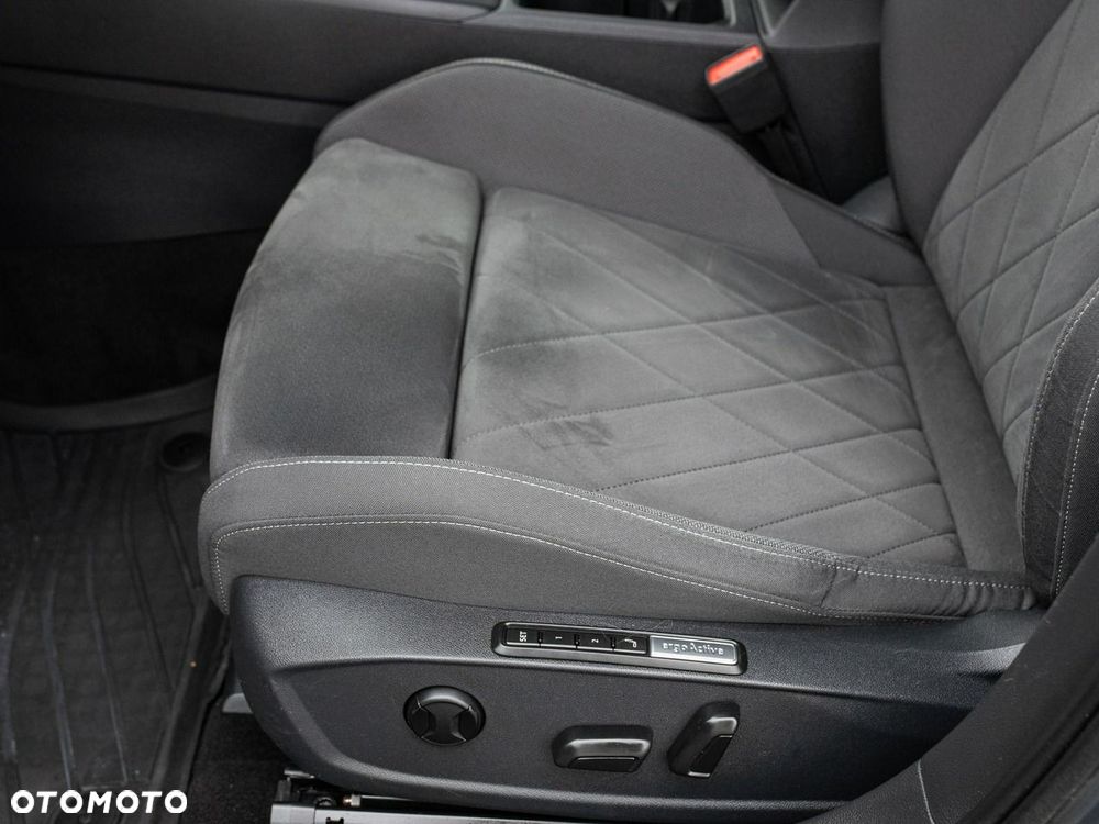Volkswagen Golf 1.5 eTSI EVO Style DSG - 11