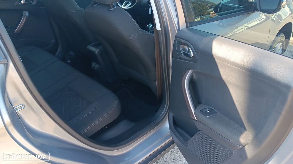 Peugeot 2008 1.2 PureTech Style - 25