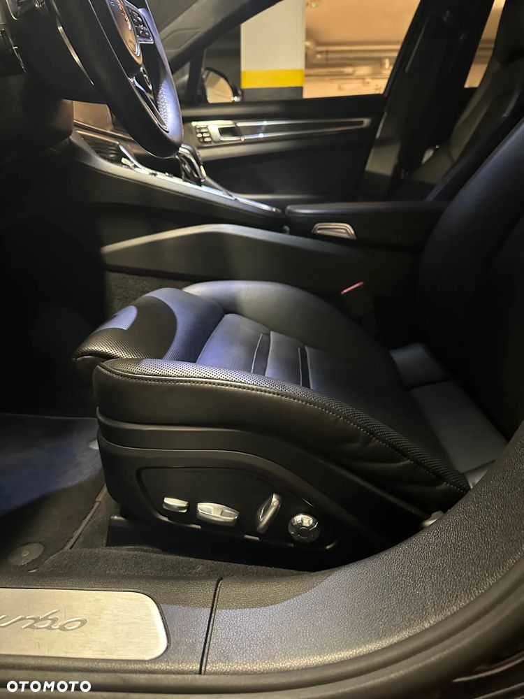 Porsche Panamera Turbo - 9