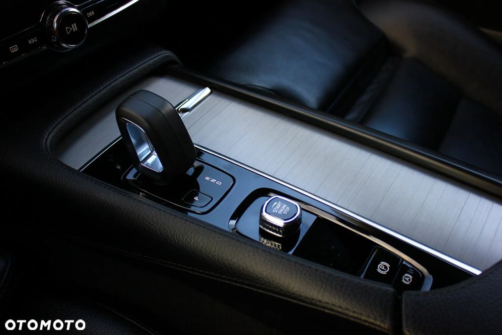 Volvo XC 90 T8 AWD Plug-In Hybrid Inscription Expression 7os - 33