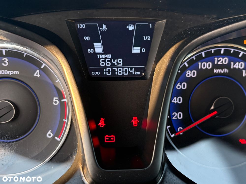 Hyundai ix20 1.6 CRDi Fifa World Cup Edition - 12