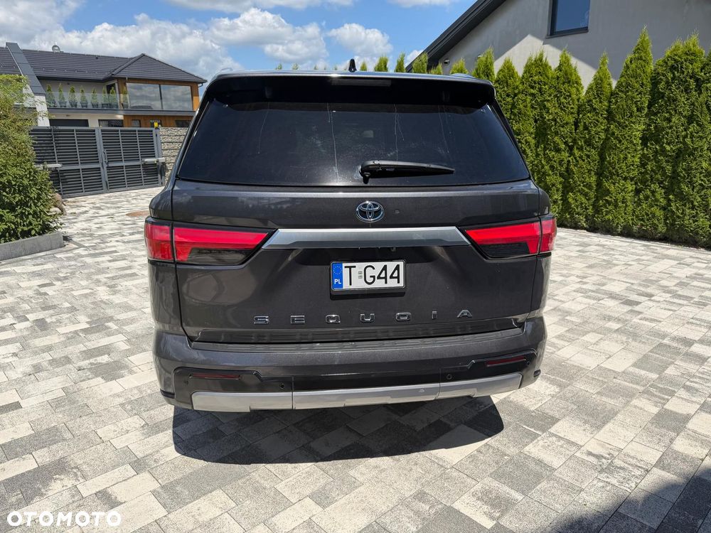Toyota Sequoia - 19
