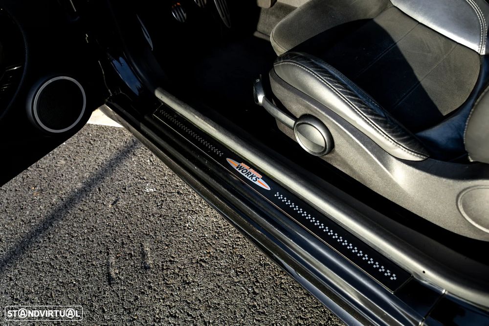 MINI 3 Portas John Cooper Works - 24