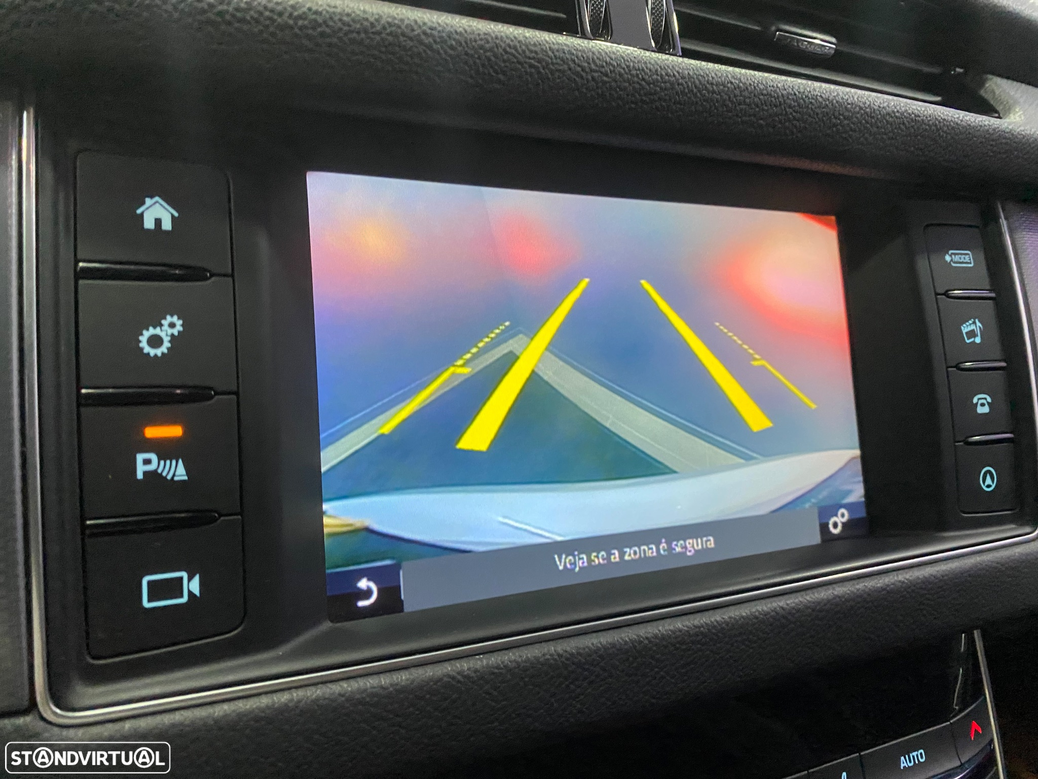 Jaguar XF 20d Aut. R-Sport - 21