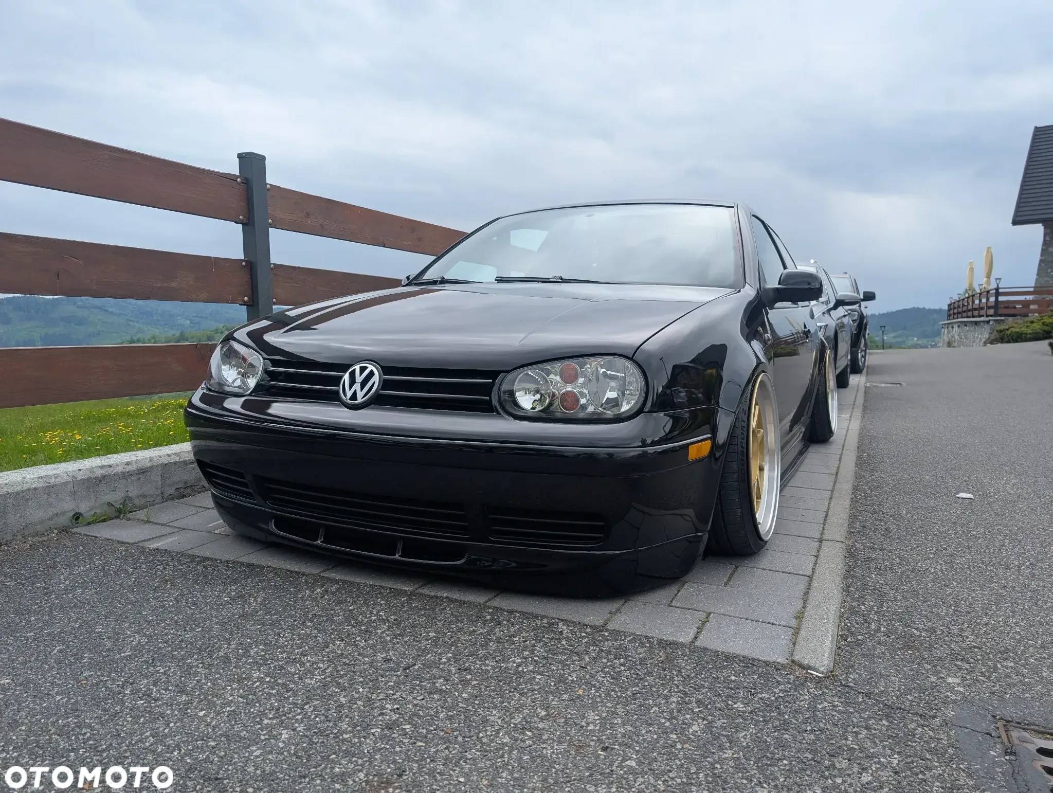 Volkswagen Golf - 2