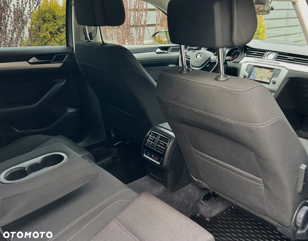 Volkswagen Passat 1.8 TSI BMT Comfortline - 12