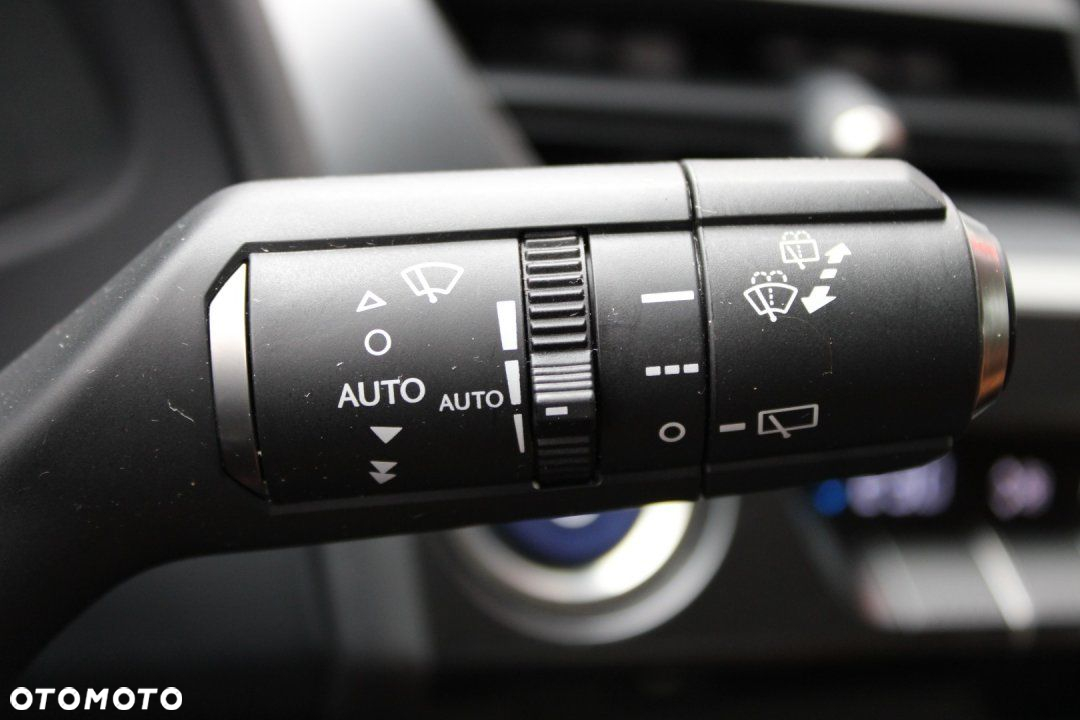 Lexus UX - 28