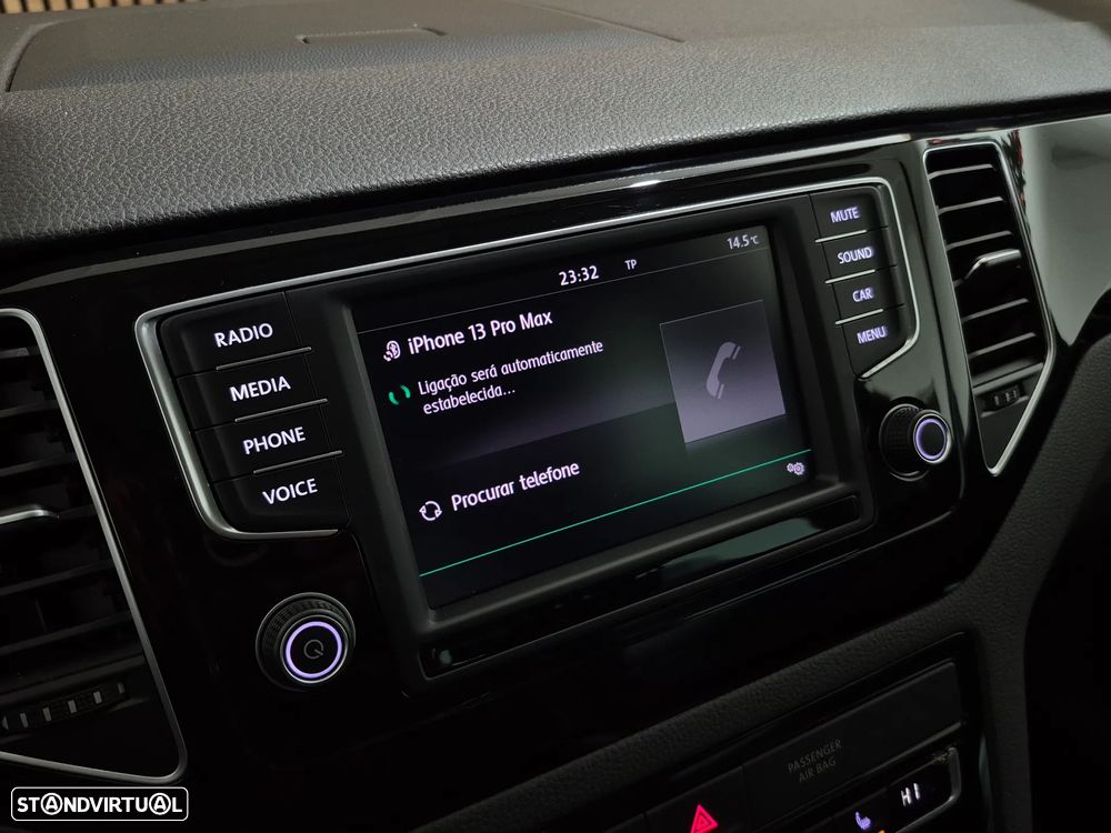 VW Golf Sportsvan 1.6 TDI Highline DSG - 22