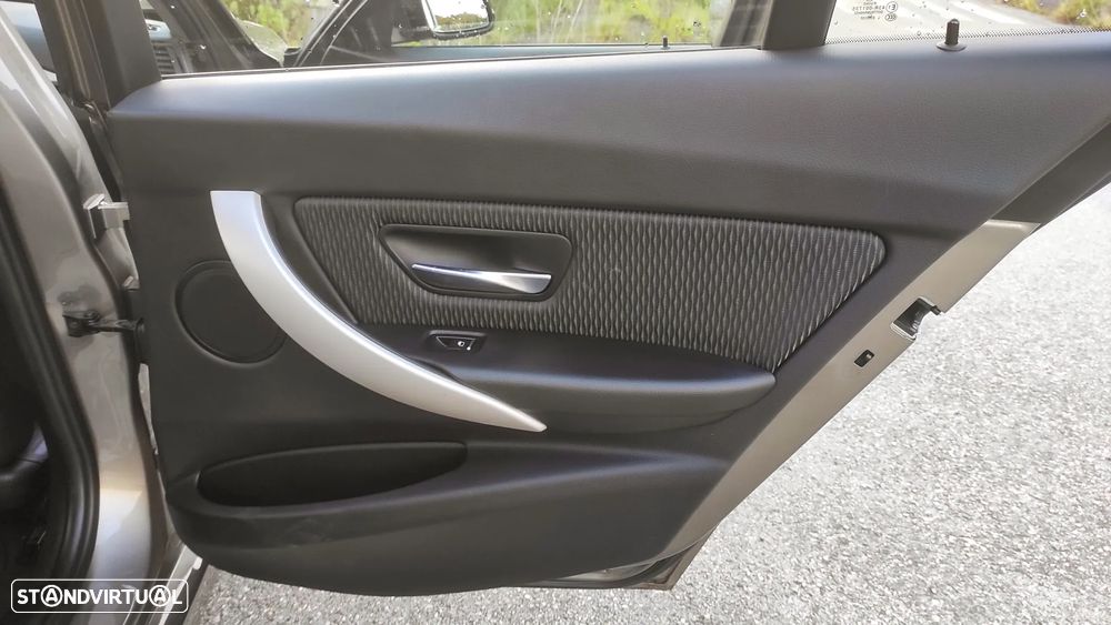 BMW 318 d Blue Performance - 18